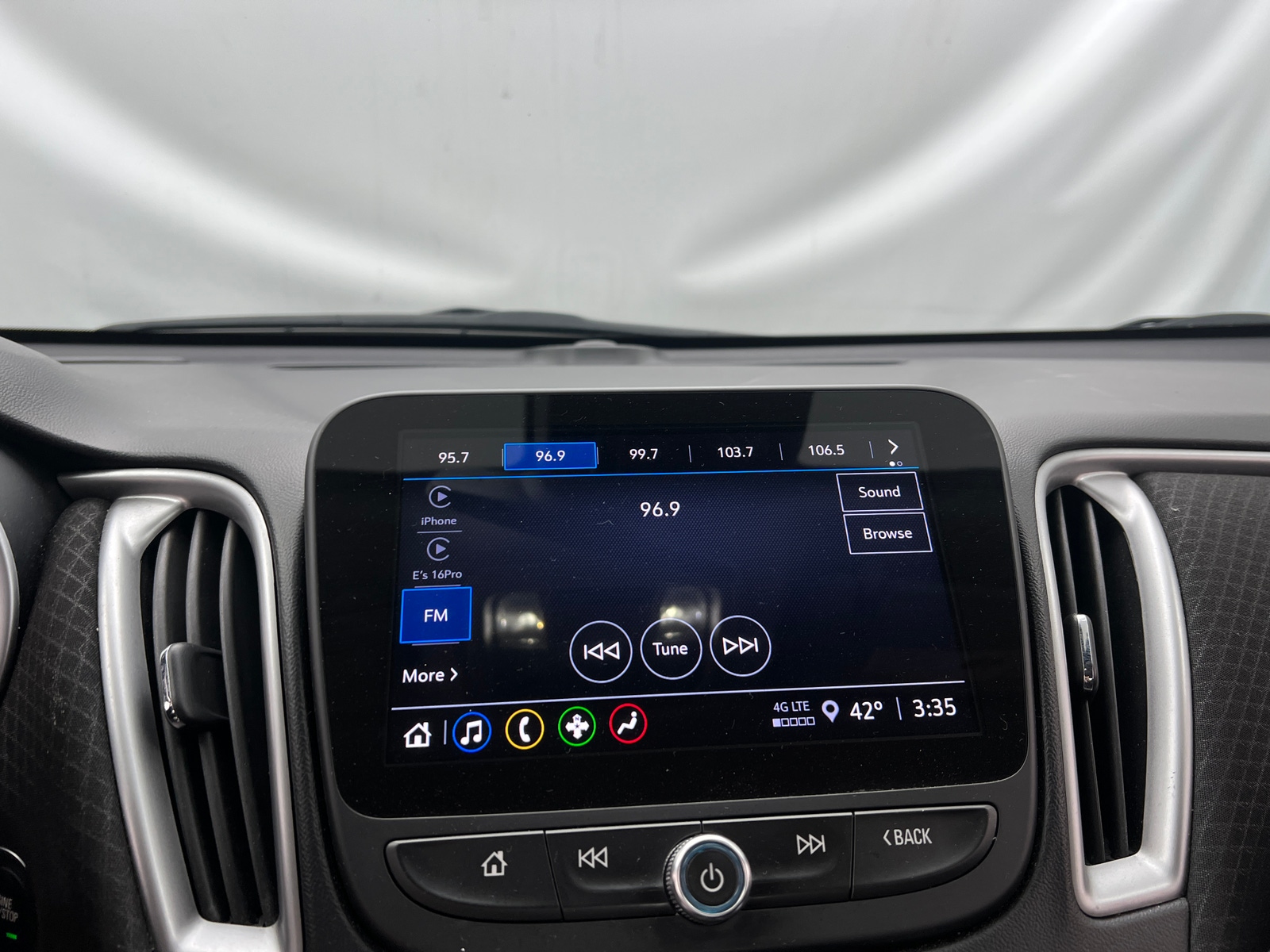 Thumbnail: 2023 Chevrolet Malibu - 4