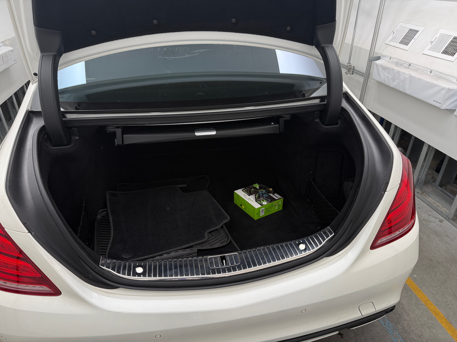 Thumbnail: 2015 Mercedes-Benz S-Class - 6