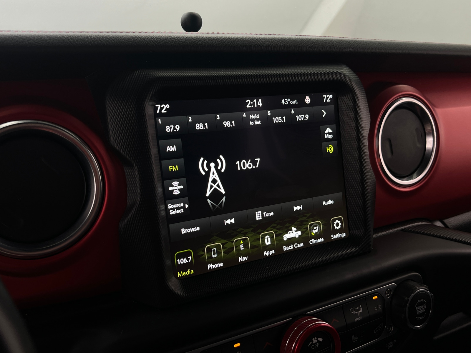 Thumbnail: 2021 Jeep Gladiator - 3