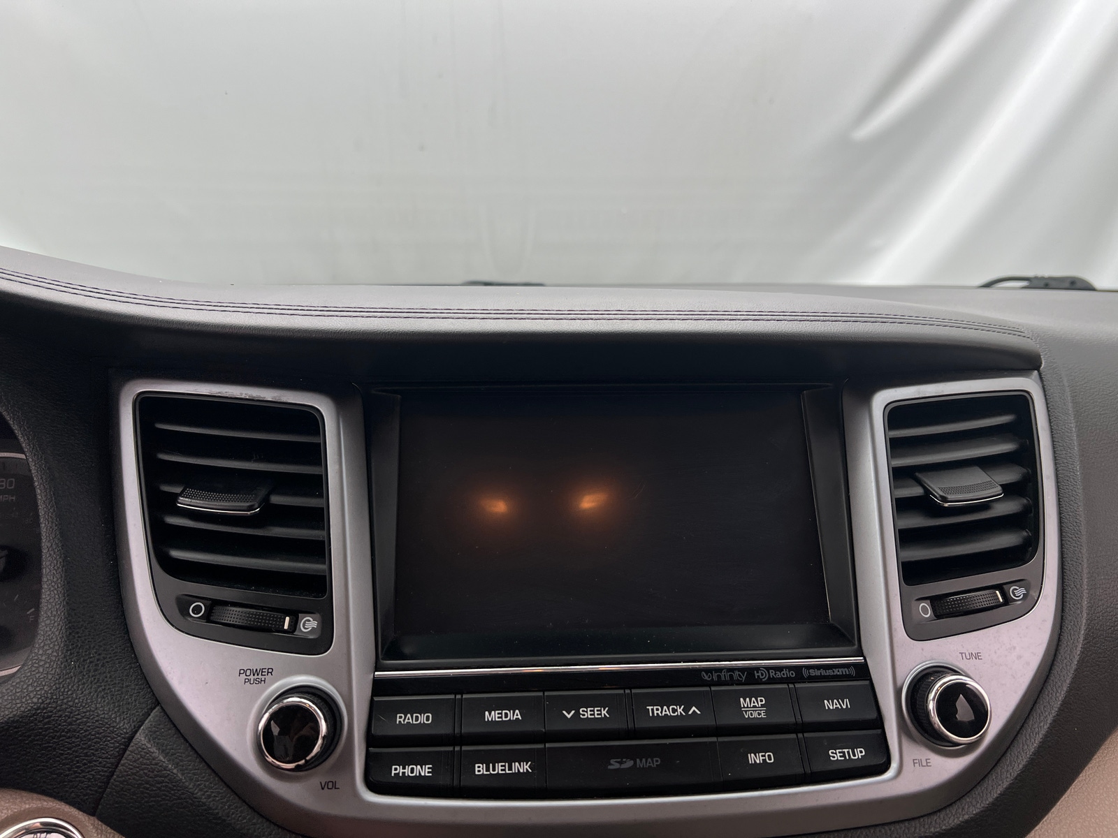 Thumbnail: 2017 Hyundai Tucson - 3