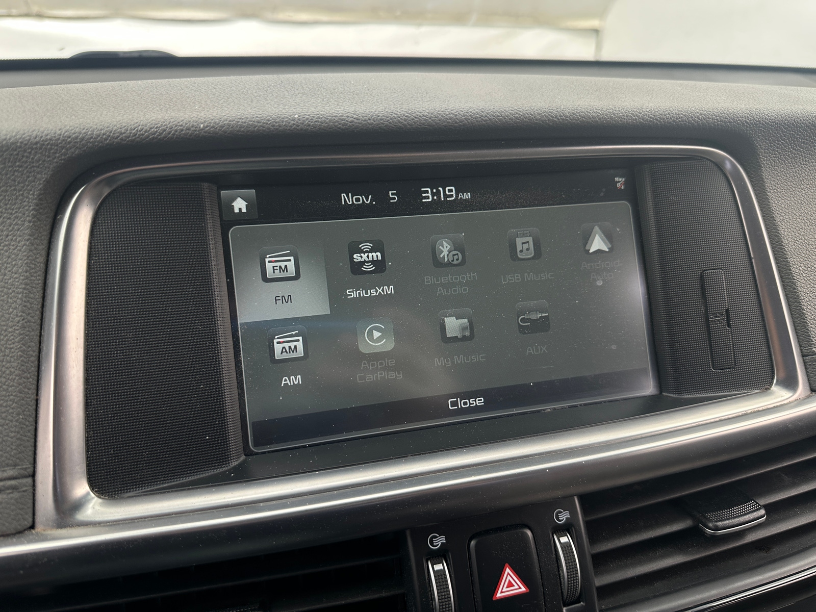 Thumbnail: 2016 Kia Optima - 3