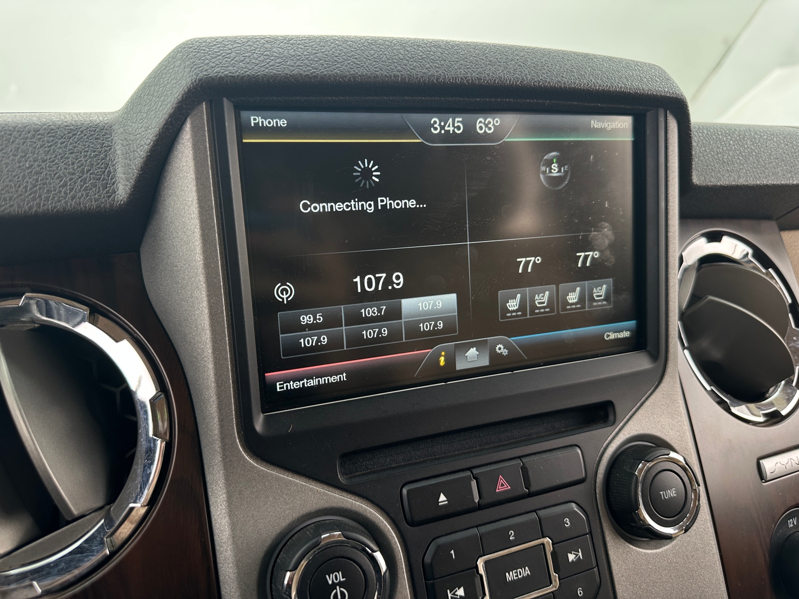 Thumbnail: 2016 Ford Econoline - 3