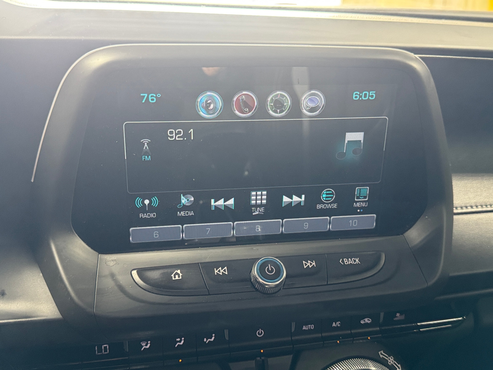 Thumbnail: 2018 Chevrolet Camaro - 3