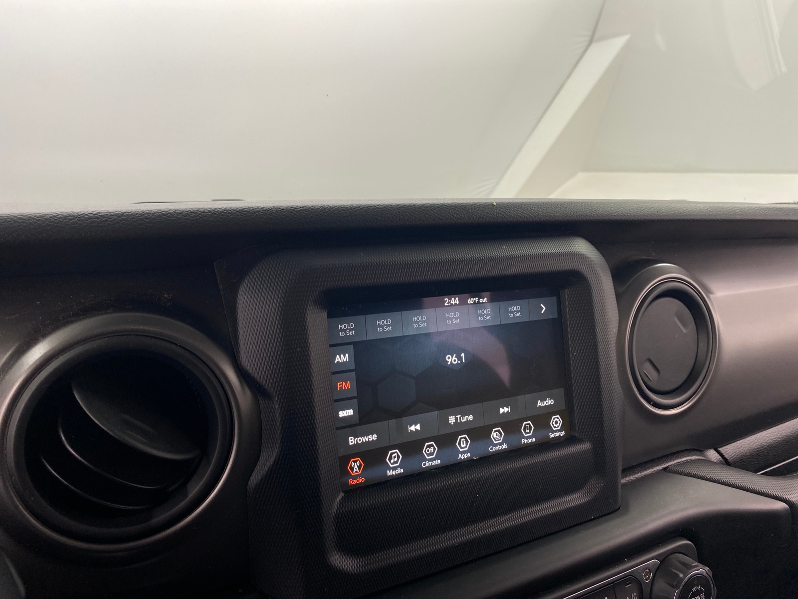 Thumbnail: 2021 Jeep Gladiator - 4