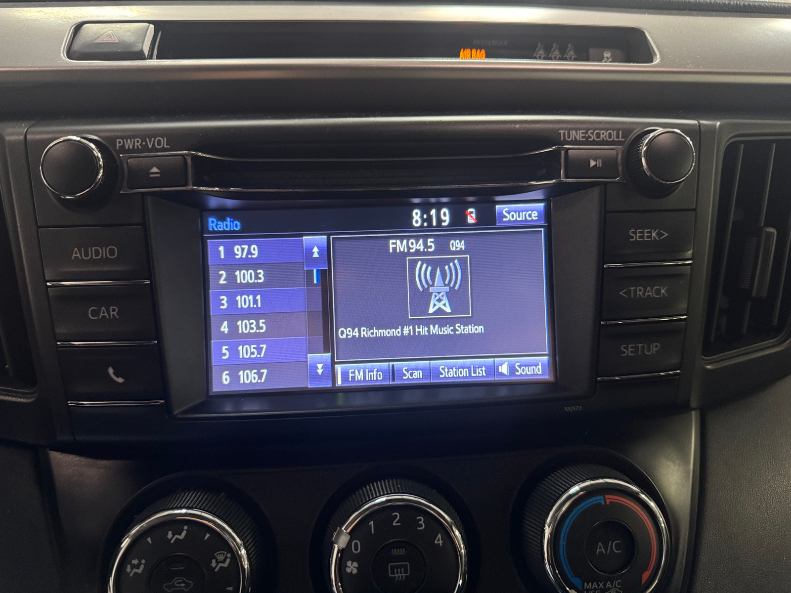 Thumbnail: 2018 Toyota RAV4 - 4