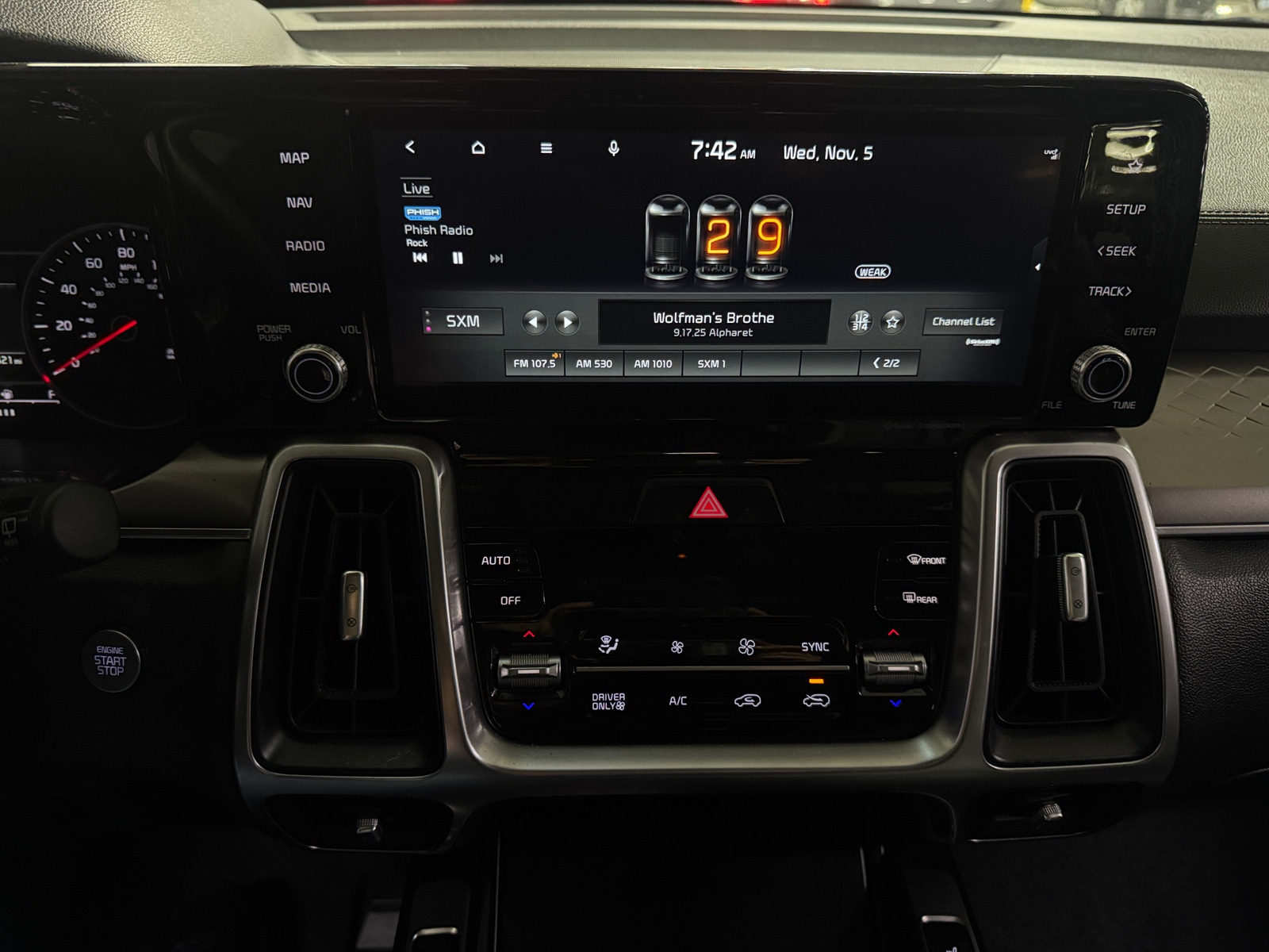 Thumbnail: 2022 Kia Sorento - 3