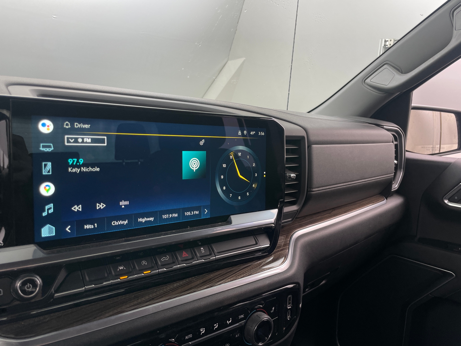 Thumbnail: 2022 Chevrolet Silverado 1500 - 4