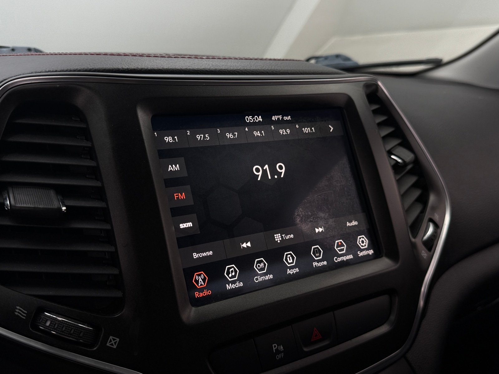 Thumbnail: 2019 Jeep Cherokee - 4