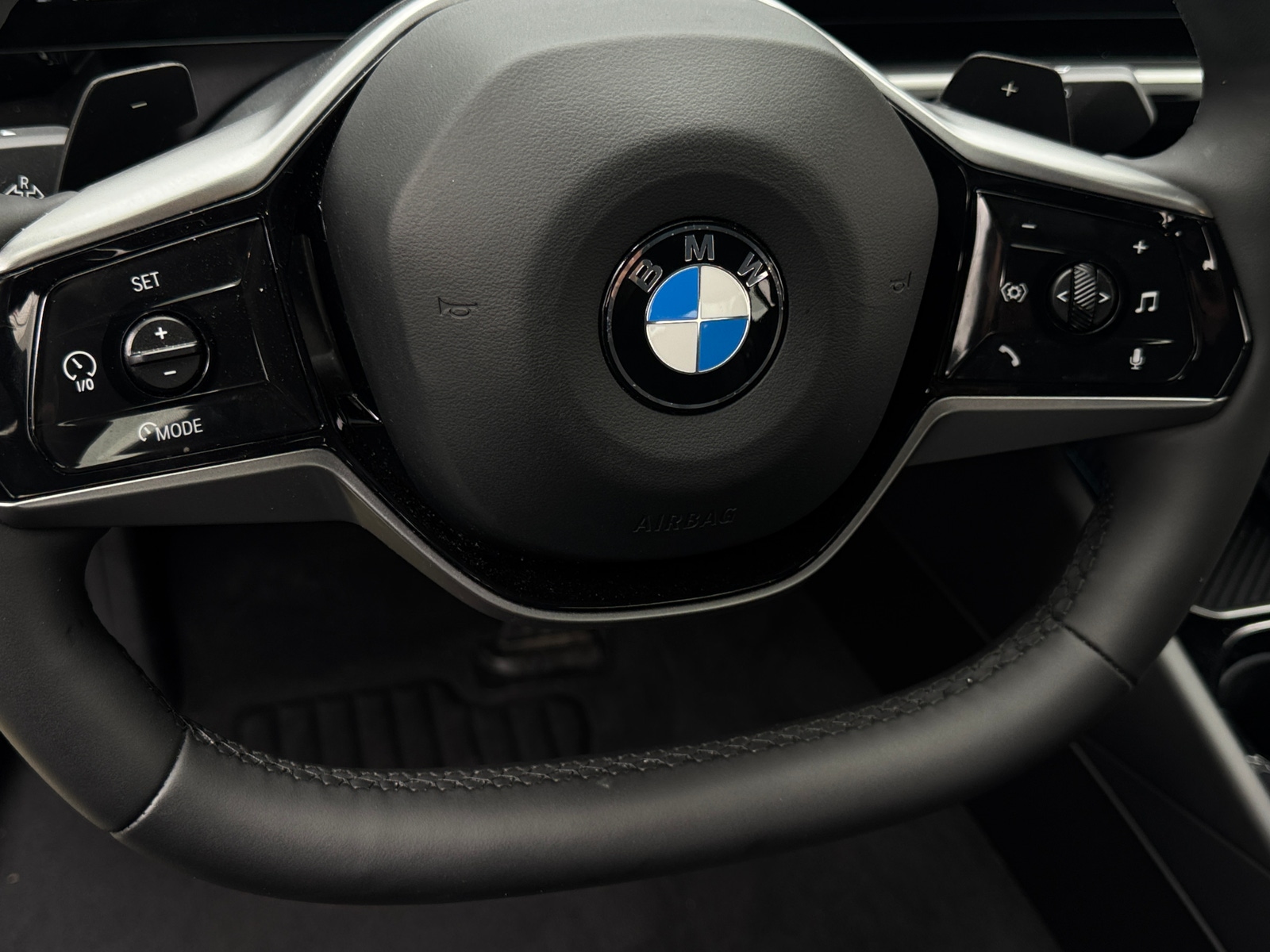 Thumbnail: 2025 BMW 5 Series - 4