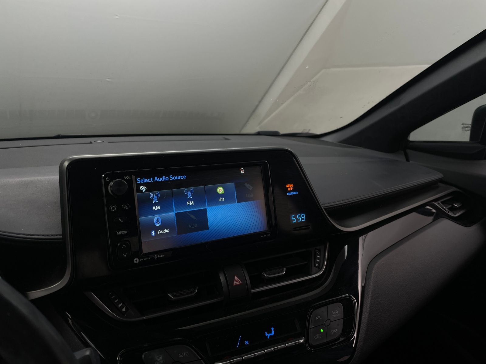 Thumbnail: 2018 Toyota C-HR - 4