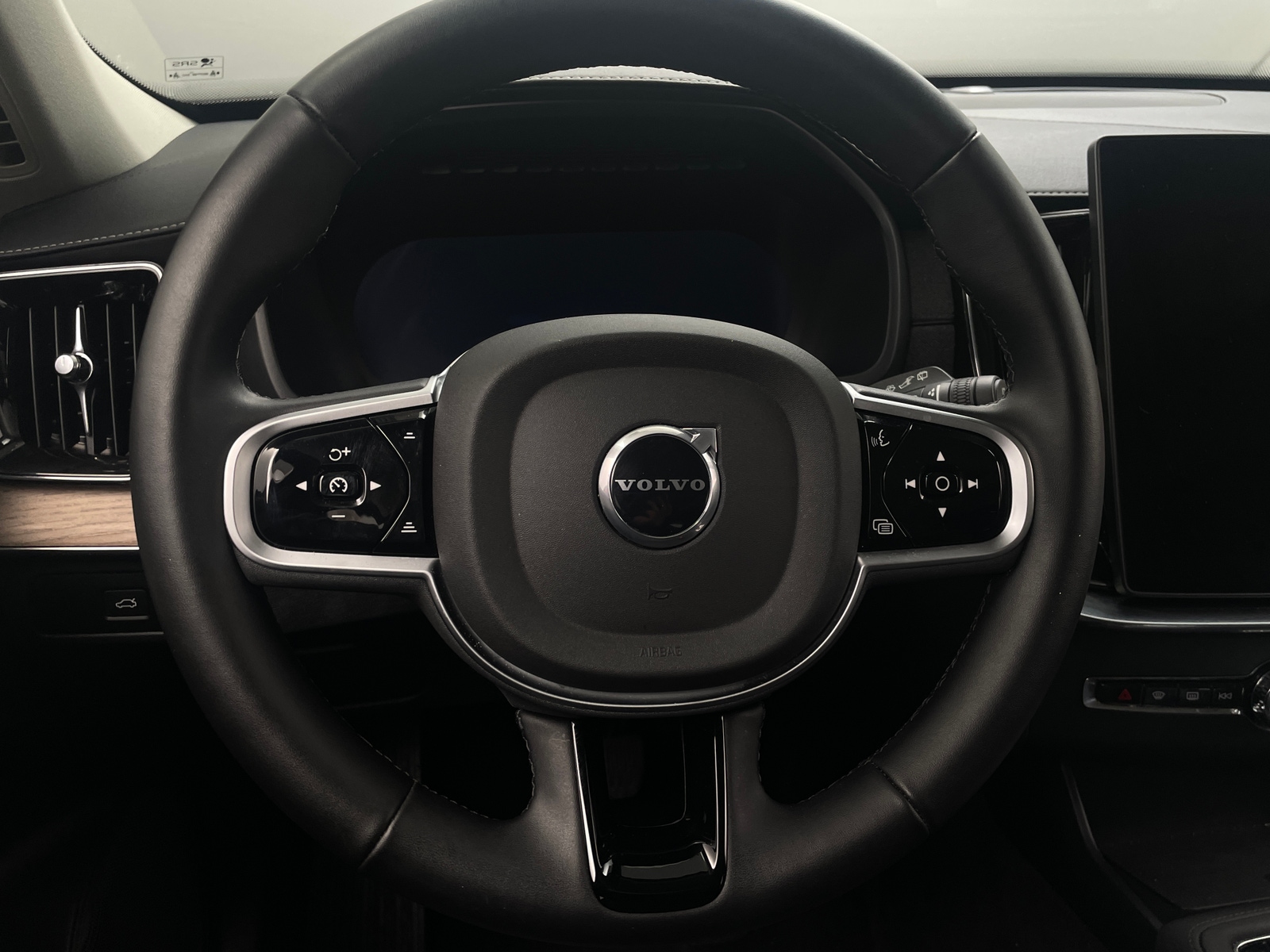 Thumbnail: 2025 Volvo XC90 - 4