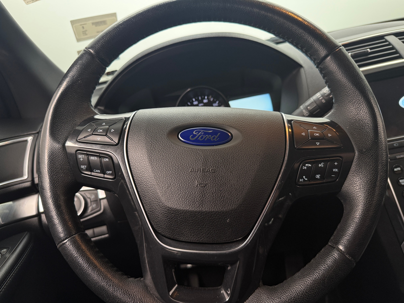 Thumbnail: 2017 Ford Explorer - 4