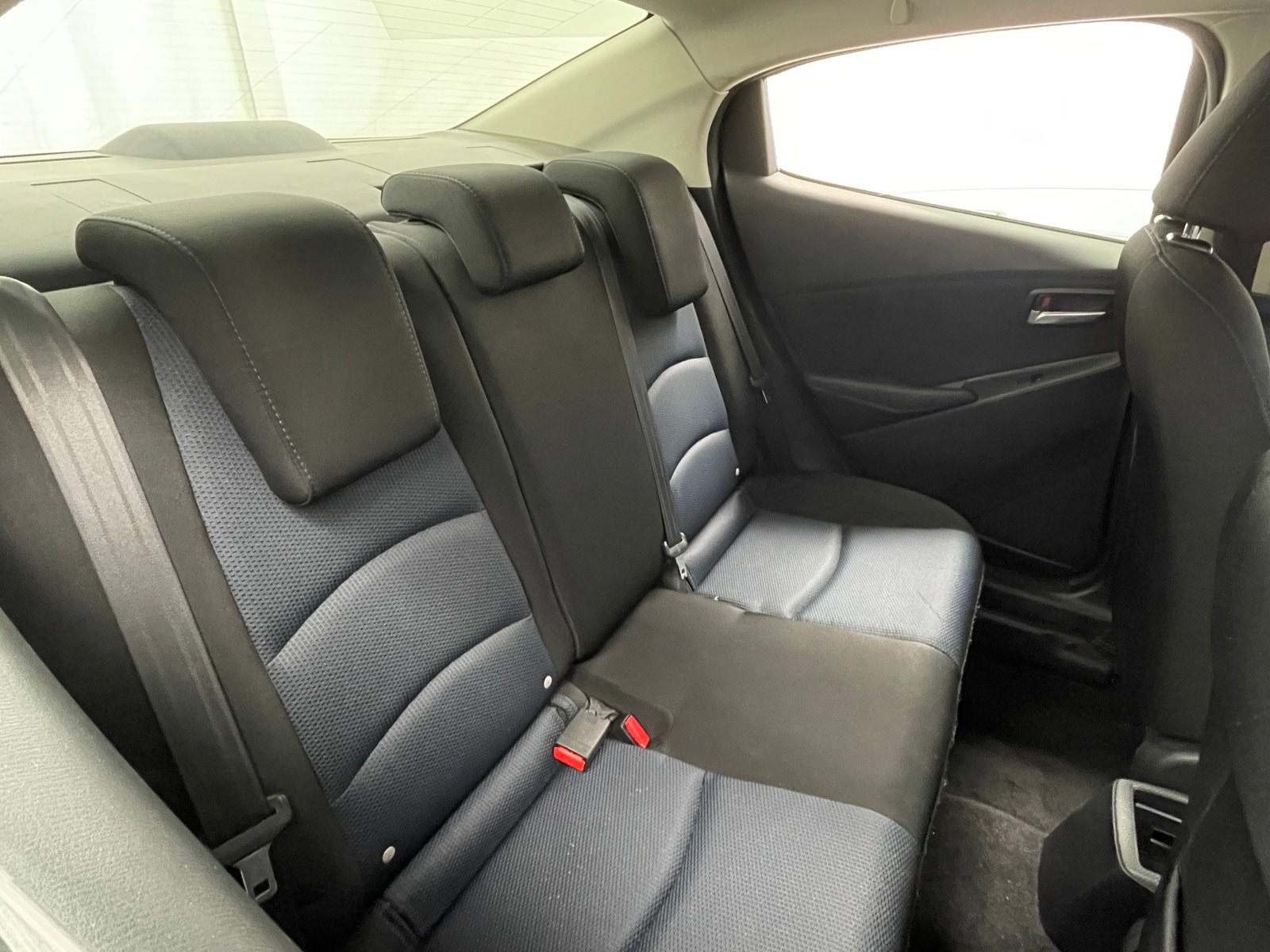 Thumbnail: 2018 Toyota Yaris iA - 6