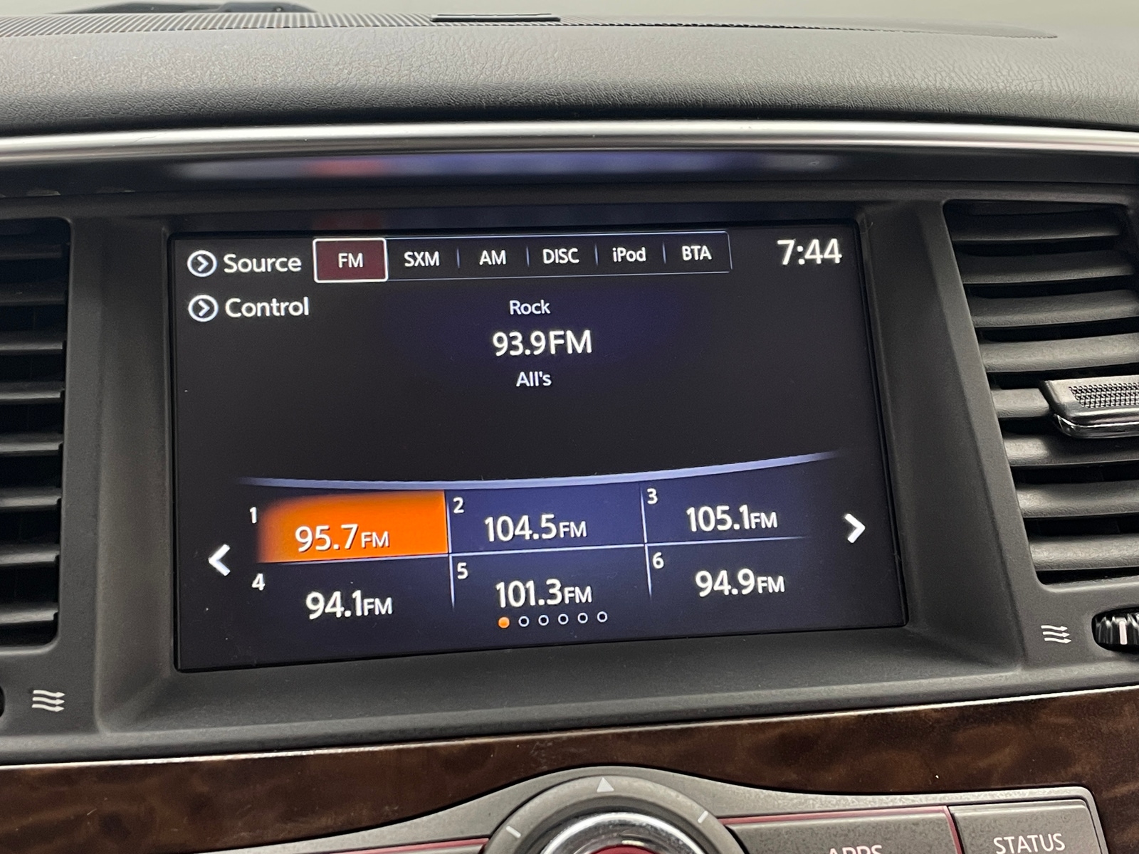 Thumbnail: 2020 Nissan Armada - 3