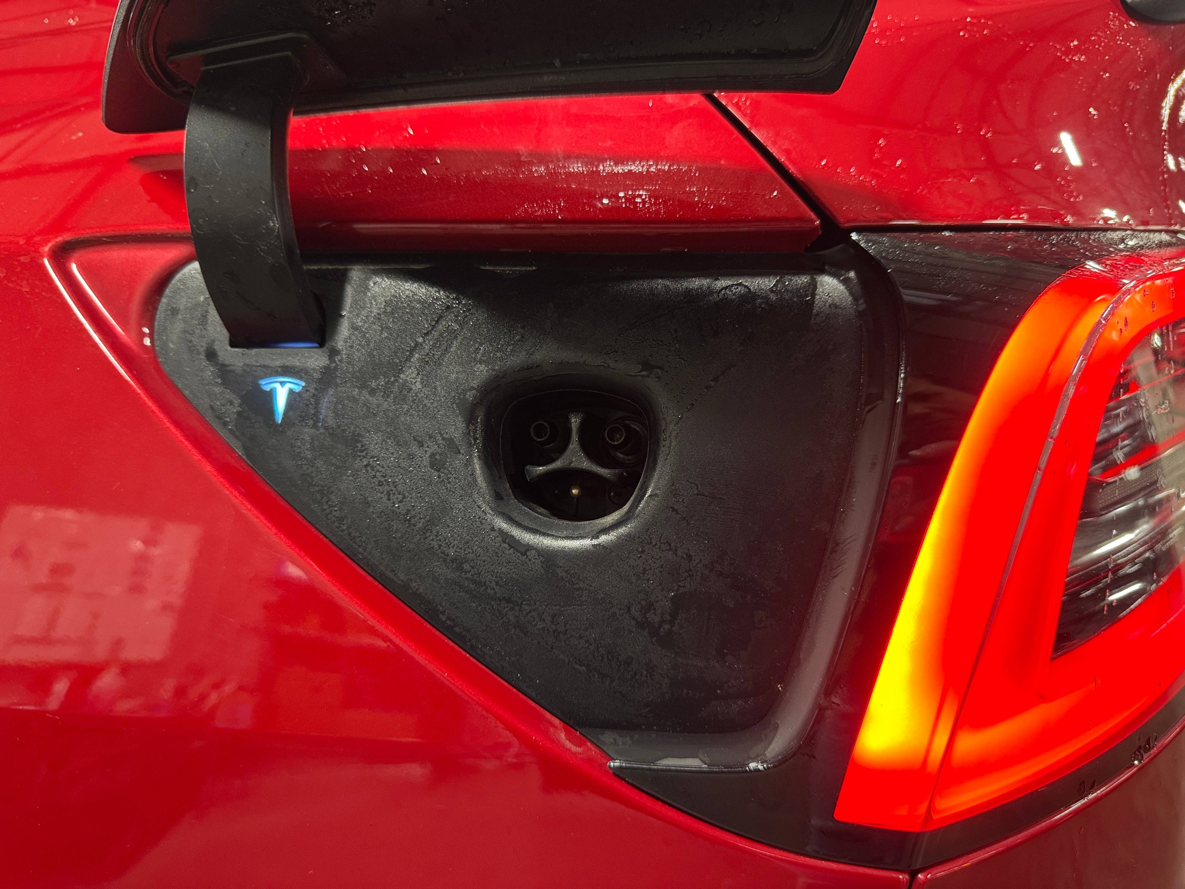 Used 2022 Tesla Model Y Performance with VIN 7SAYGDEF7NF318289 for sale in Oak Creek, WI