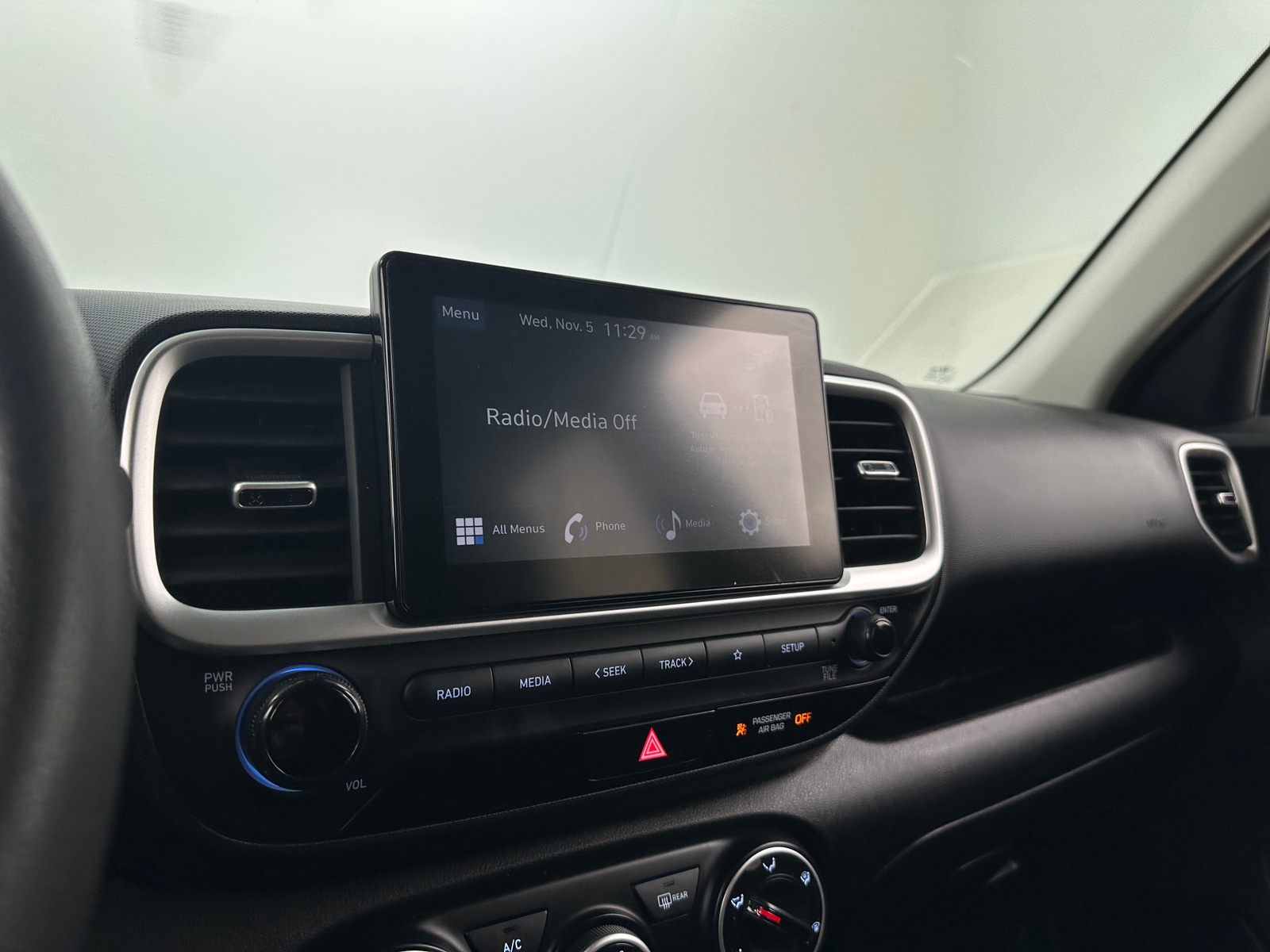 Thumbnail: 2023 Hyundai Venue - 4