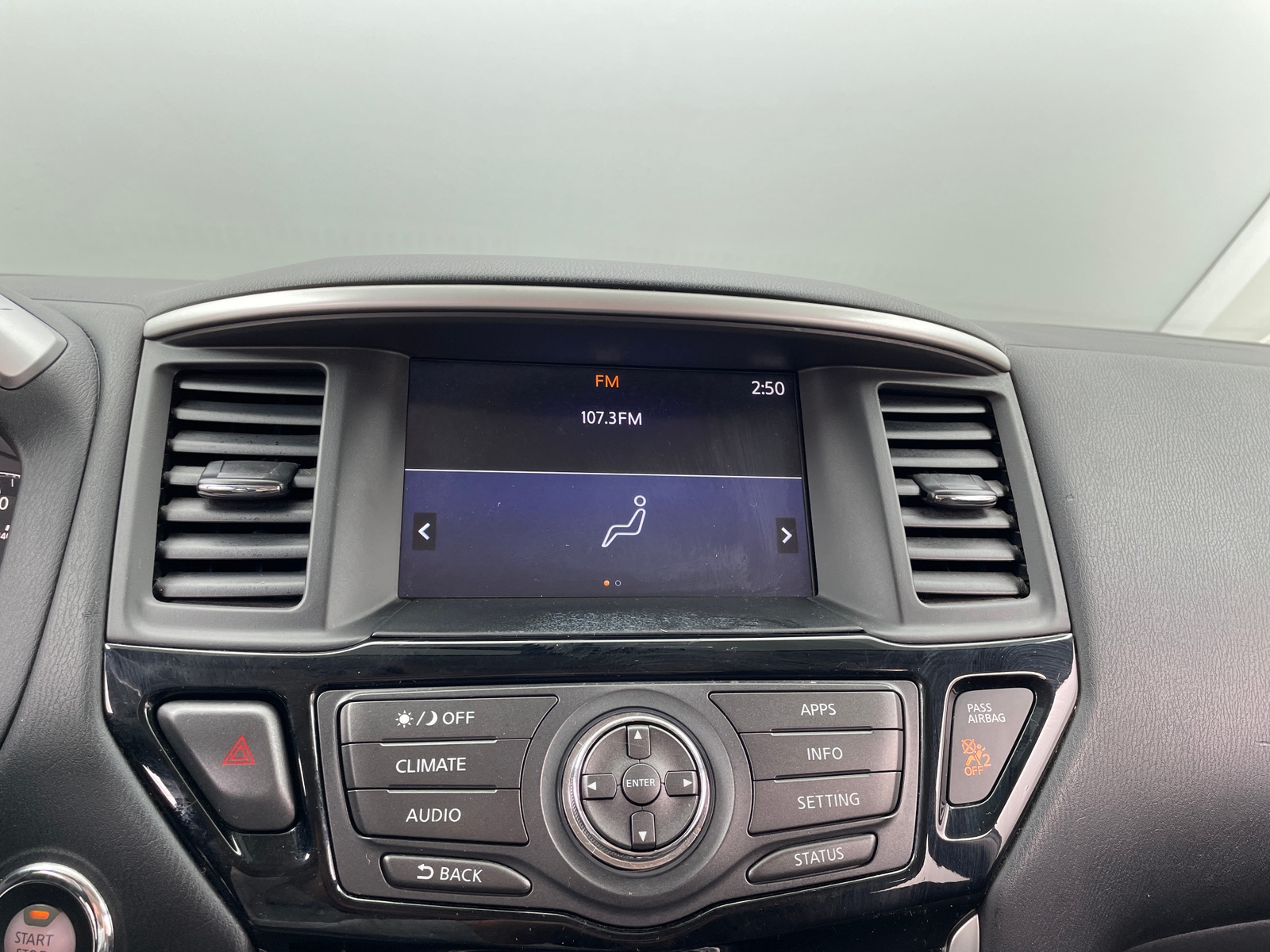 Thumbnail: 2017 Nissan Pathfinder - 4