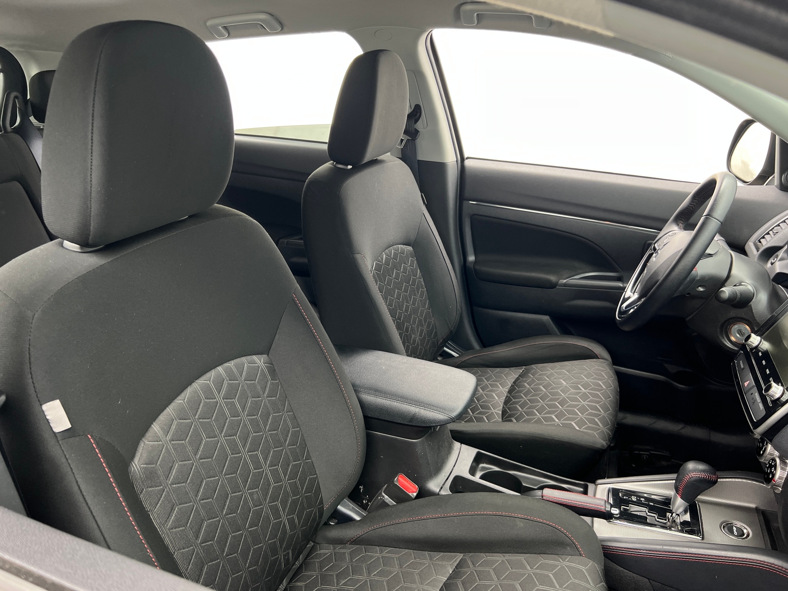 Thumbnail: 2022 Mitsubishi Outlander Sport - 2