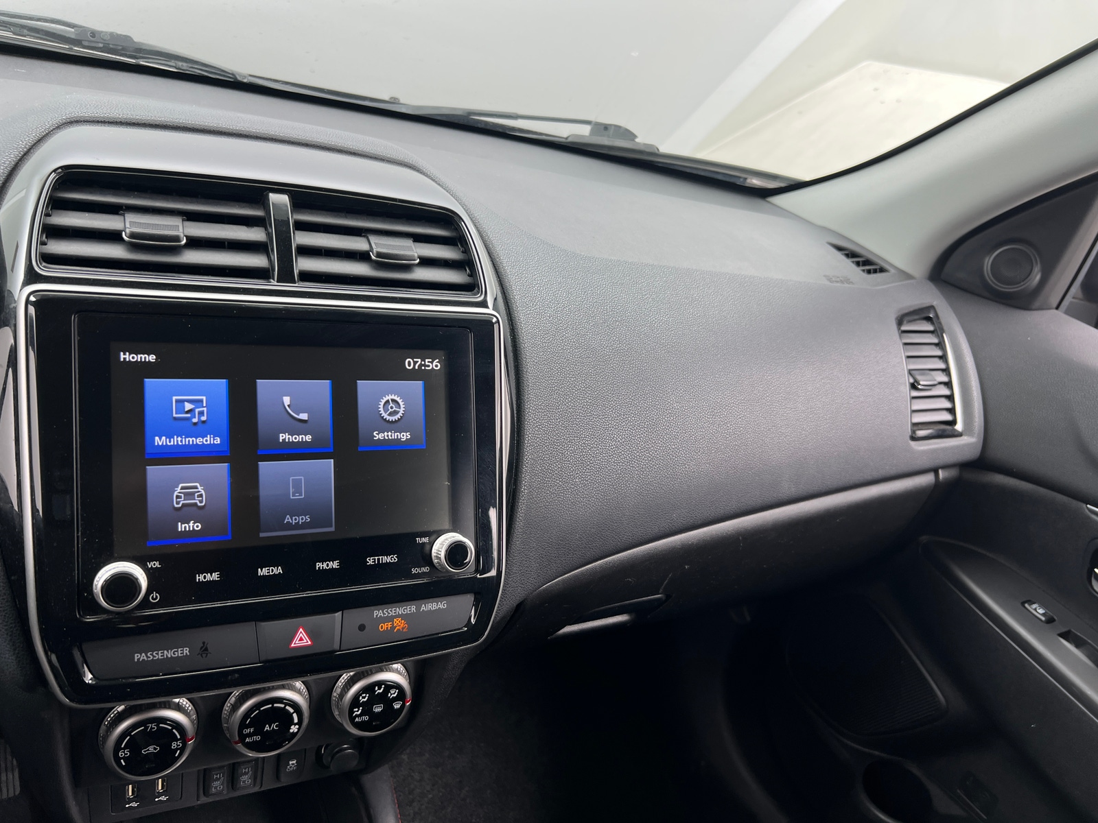 Thumbnail: 2022 Mitsubishi Outlander Sport - 4