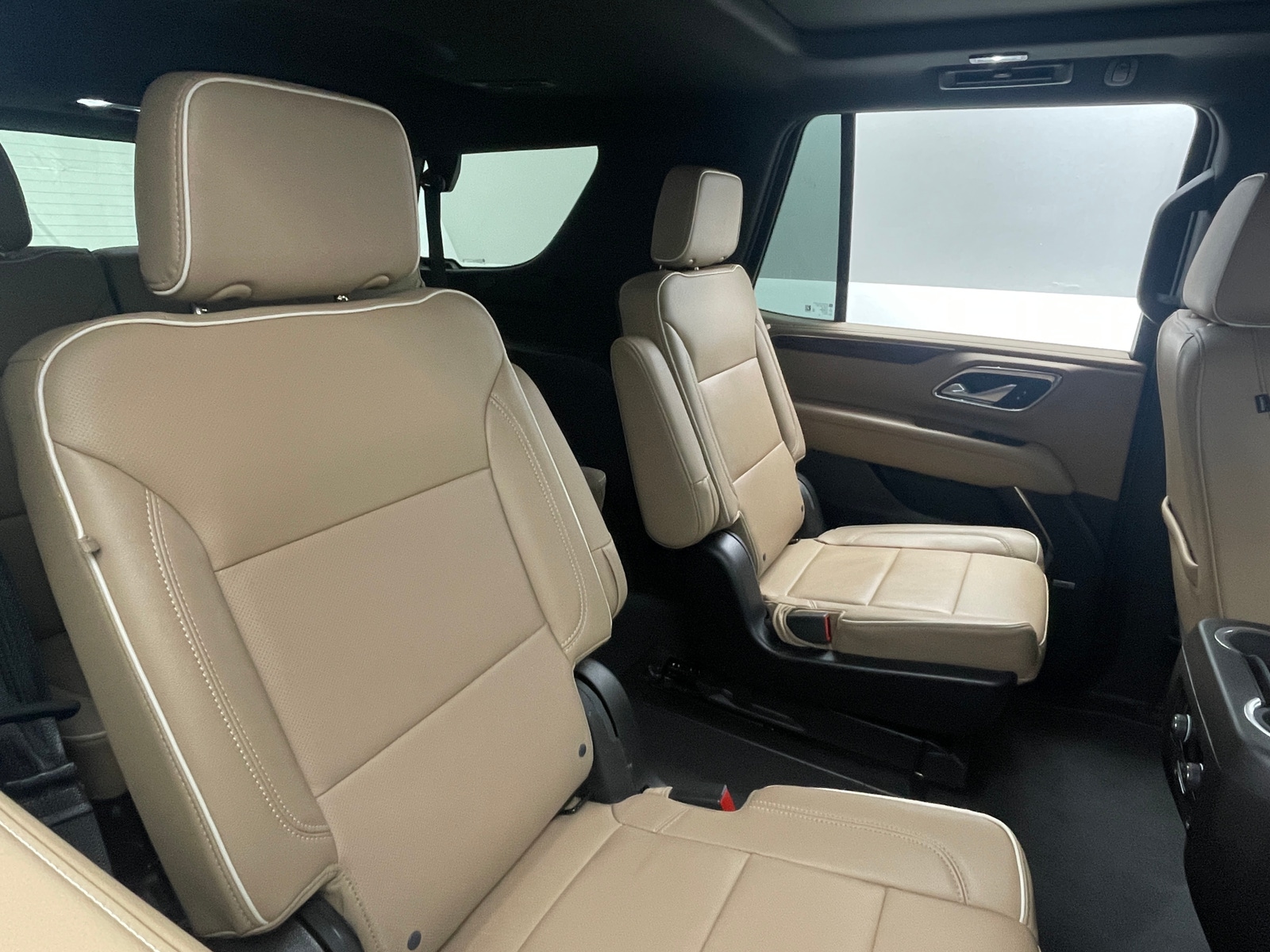 Thumbnail: 2022 Chevrolet Tahoe - 5