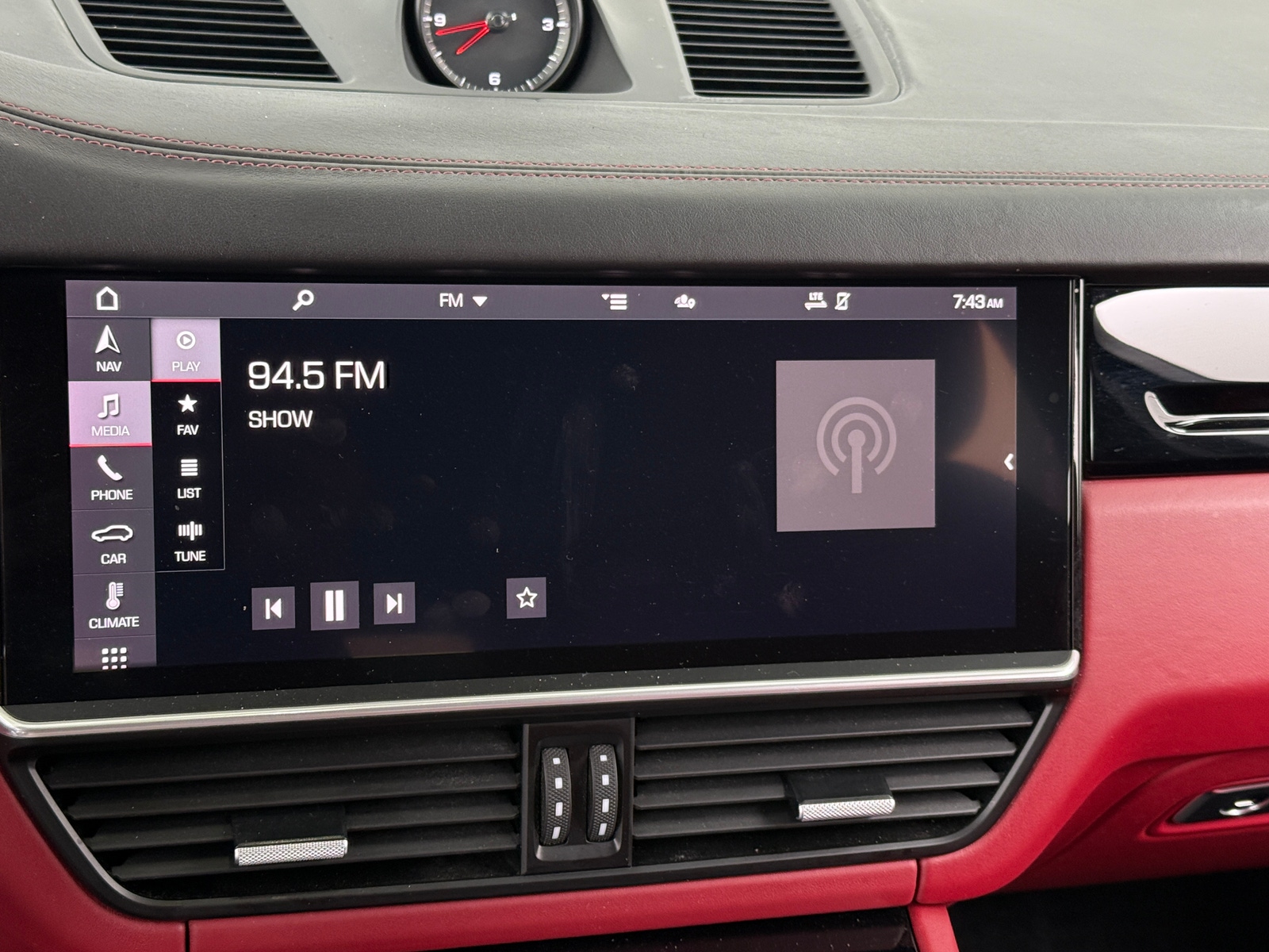 Thumbnail: 2021 Porsche Cayenne - 3