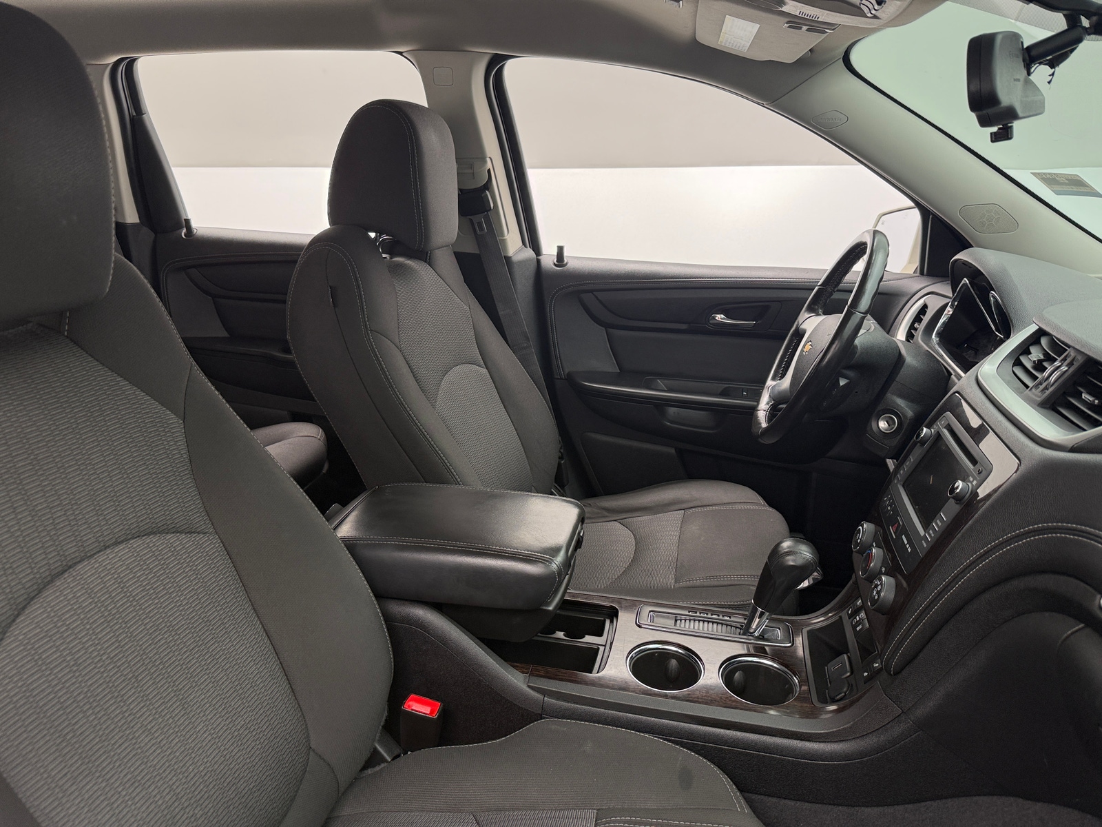 Thumbnail: 2015 Chevrolet Traverse - 2