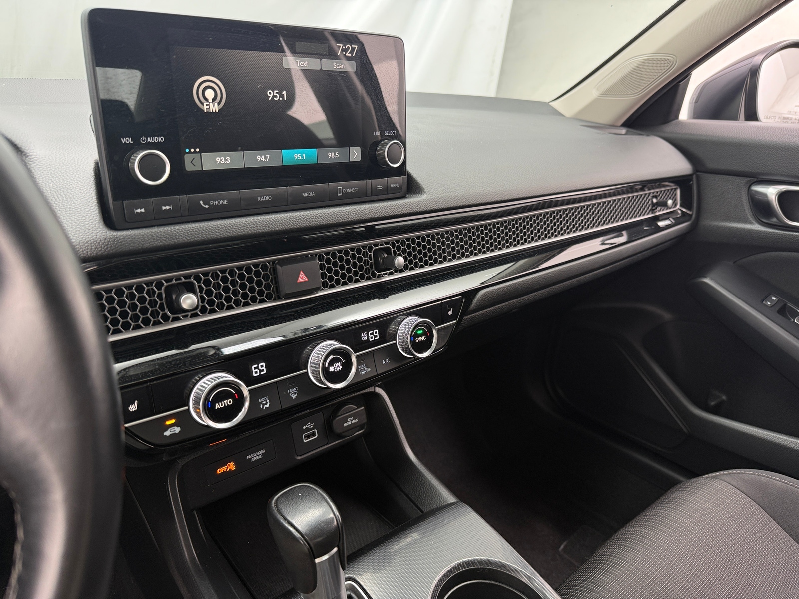 Thumbnail: 2023 Honda Civic - 4