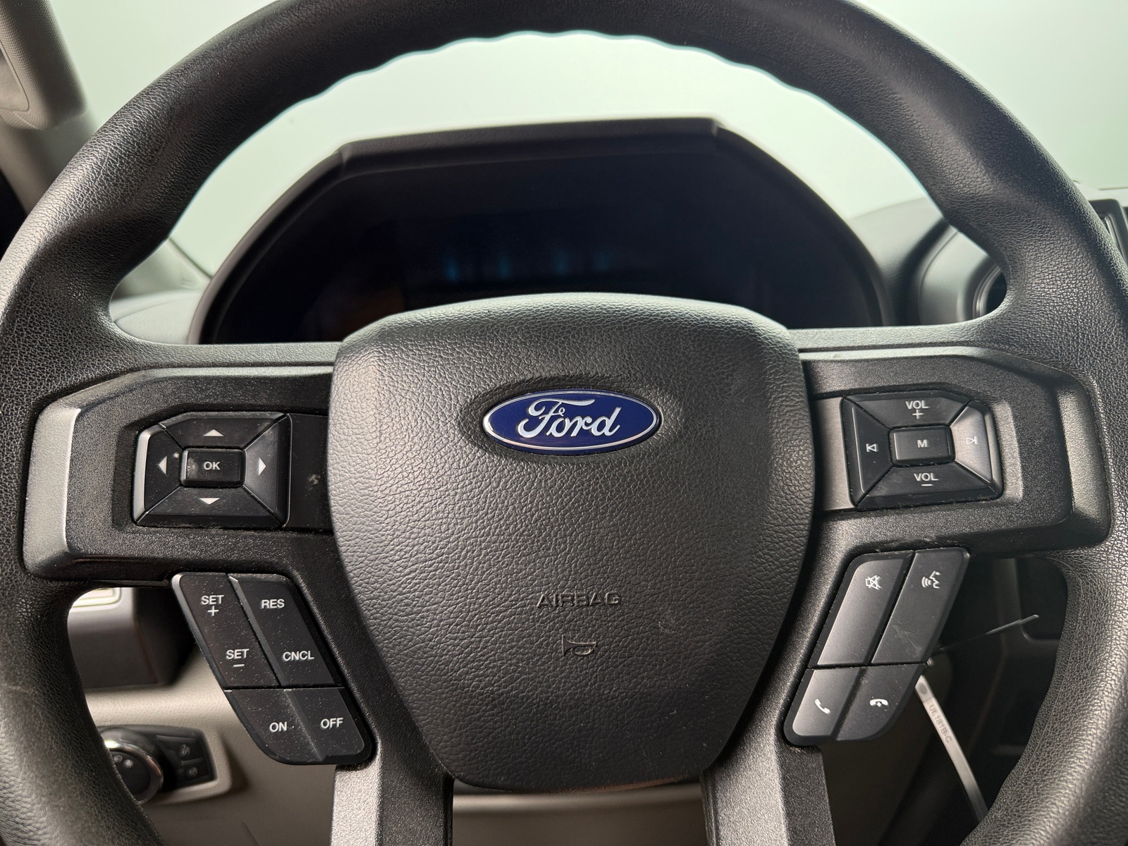 Thumbnail: 2019 Ford Econoline - 5