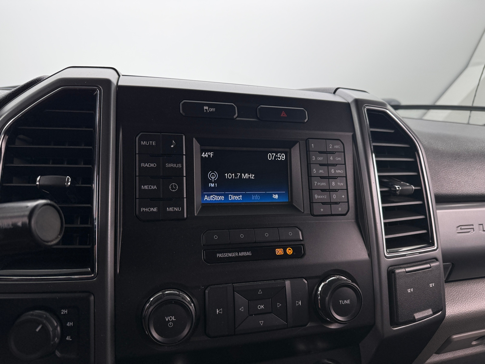 Thumbnail: 2019 Ford Econoline - 4