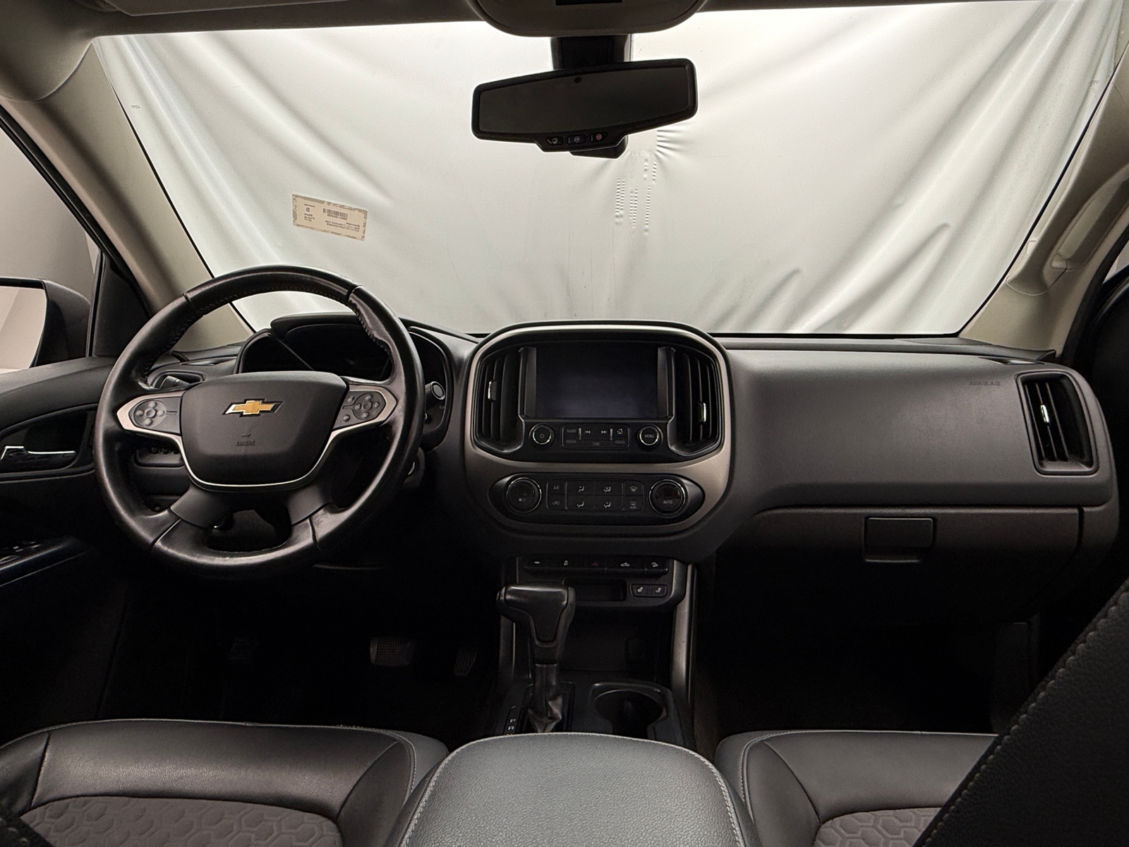 Thumbnail: 2017 Chevrolet Colorado - 3