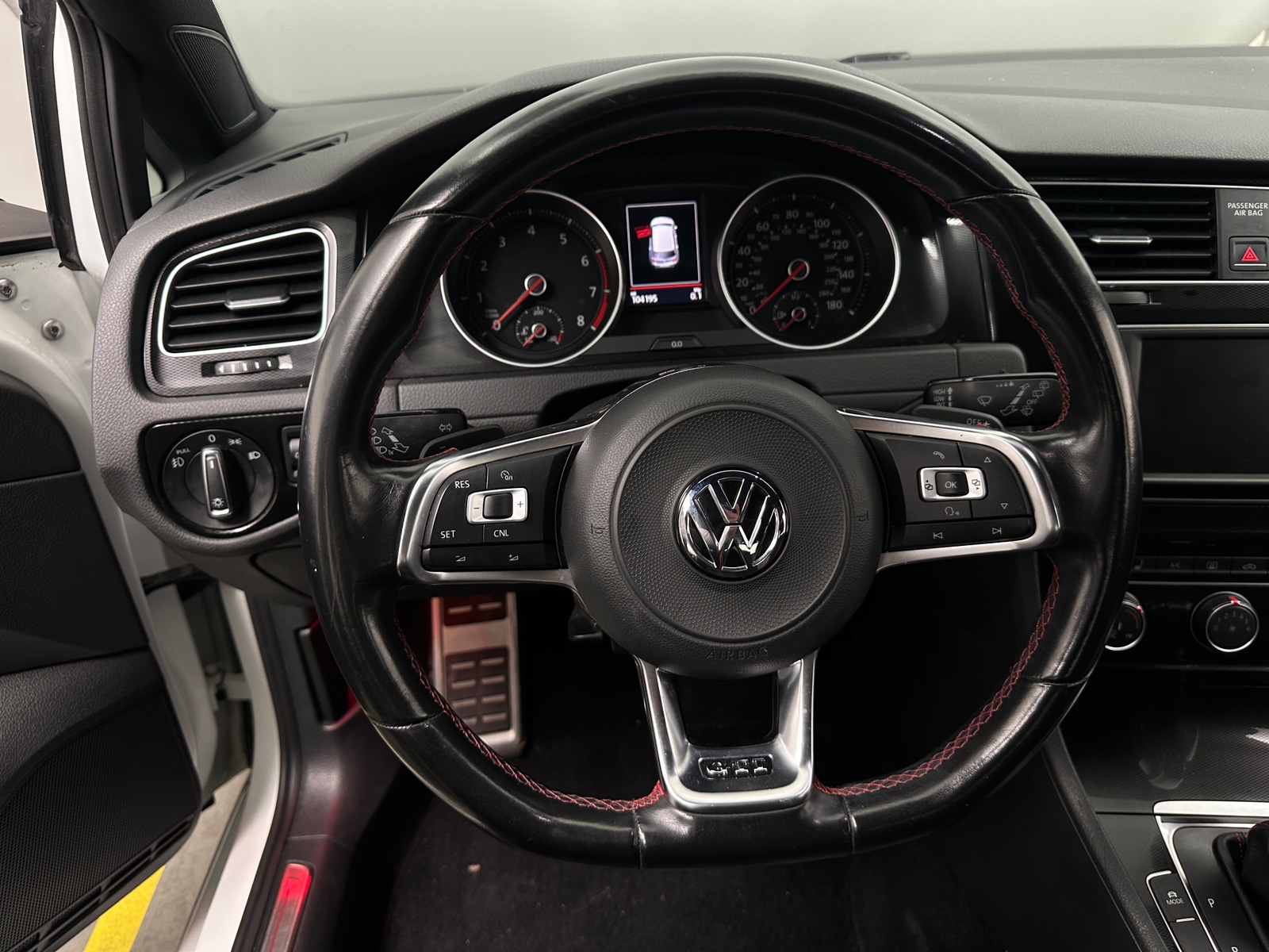 Thumbnail: 2017 Volkswagen Golf - 5