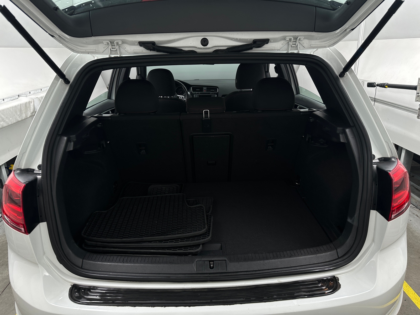 Thumbnail: 2017 Volkswagen Golf - 7