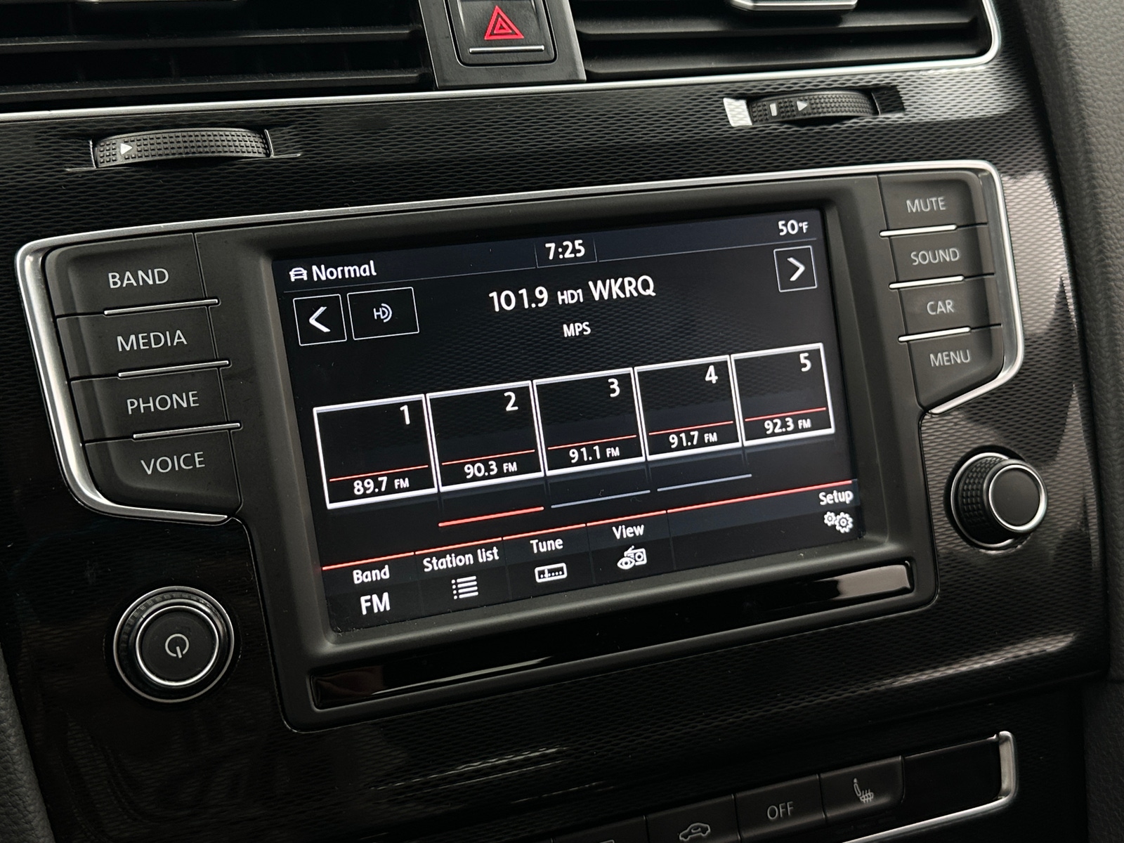 Thumbnail: 2017 Volkswagen Golf - 4