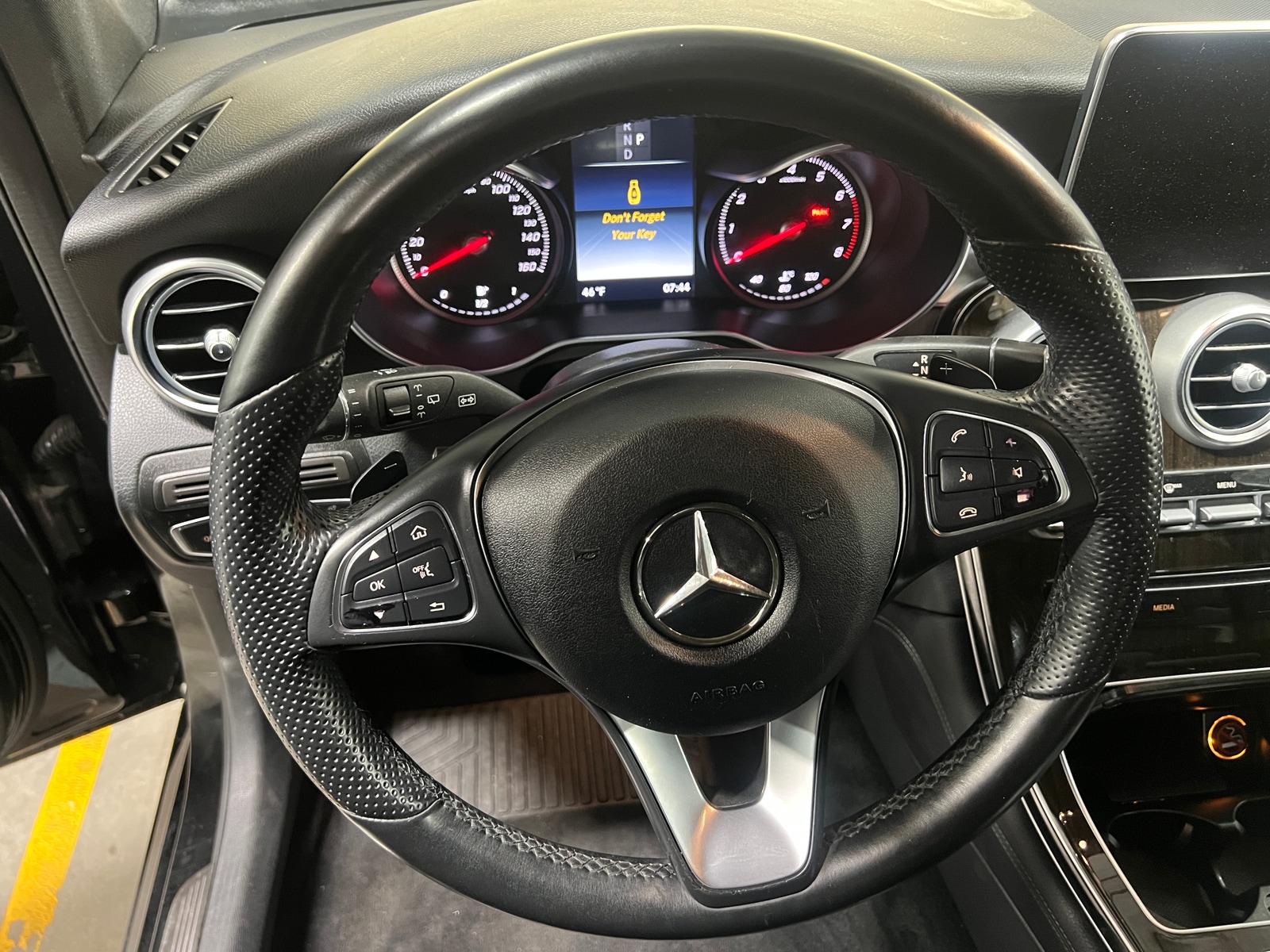 Thumbnail: 2017 Mercedes-Benz GLC - 4