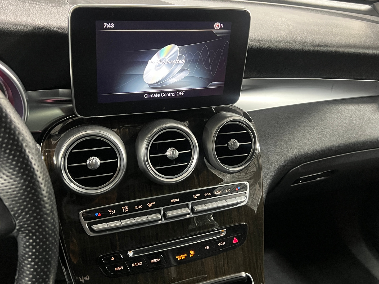 Thumbnail: 2017 Mercedes-Benz GLC - 3