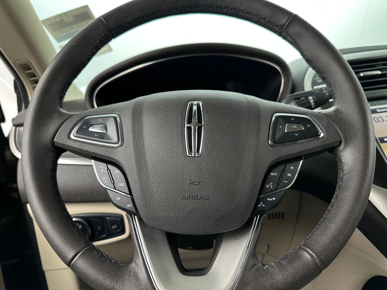 Thumbnail: 2019 Lincoln MKC - 4
