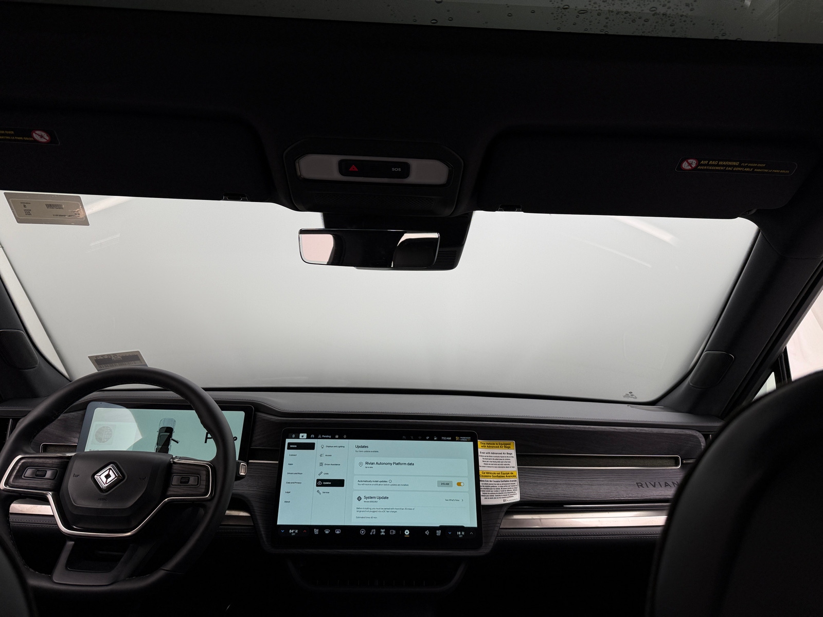 Thumbnail: 2025 Rivian R1S - 2