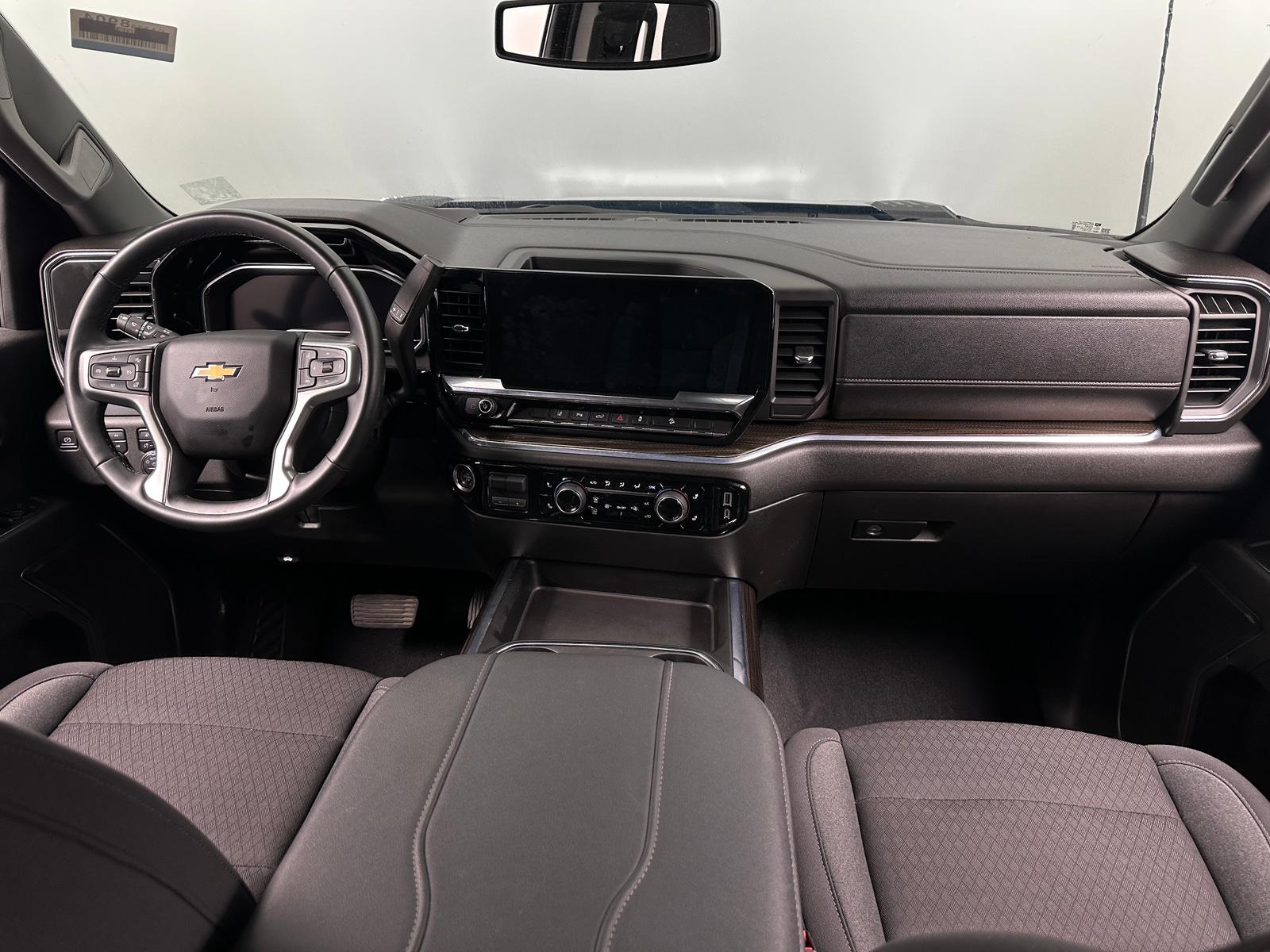 Thumbnail: 2024 Chevrolet Silverado 2500 - 3