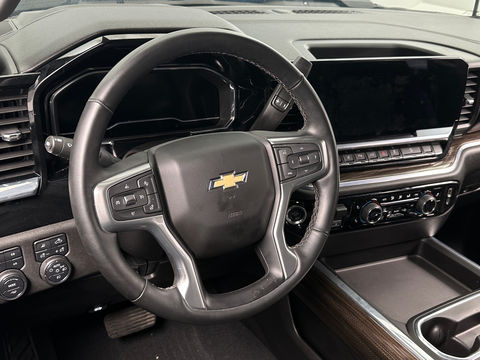 Thumbnail: 2024 Chevrolet Silverado 2500 - 5