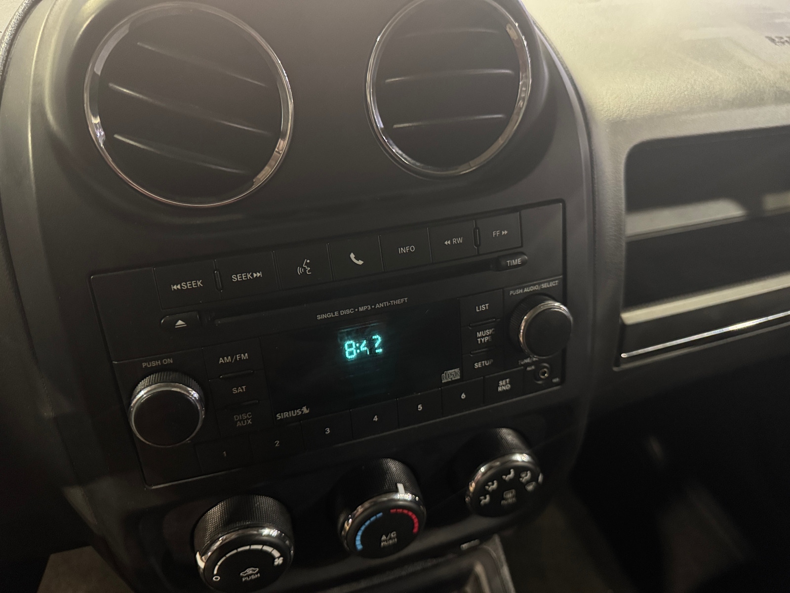 Thumbnail: 2015 Jeep Patriot - 3