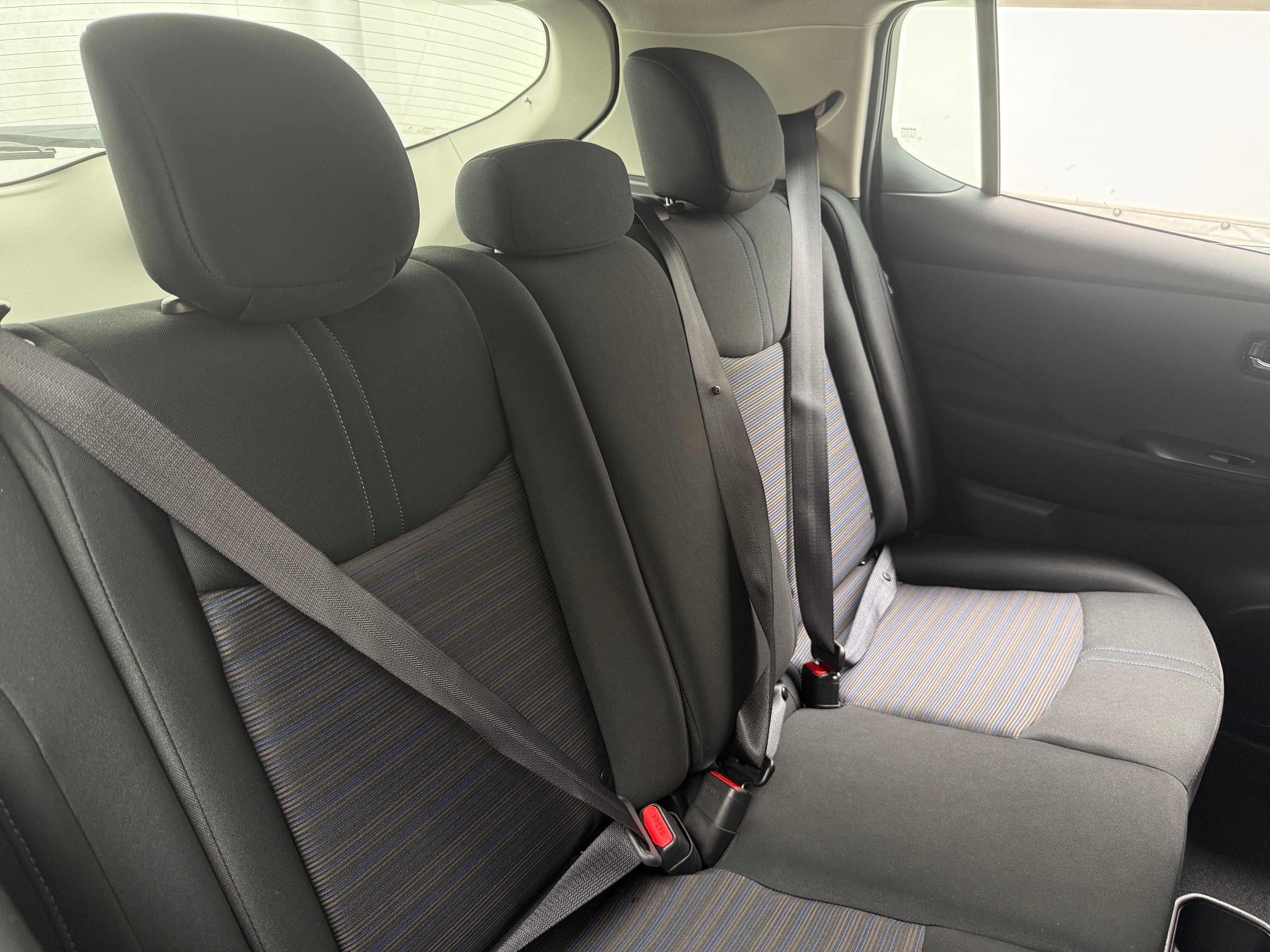 Used 2025 Nissan Leaf S with VIN 1N4AZ1BV4SC558045 for sale in Oak Creek, WI