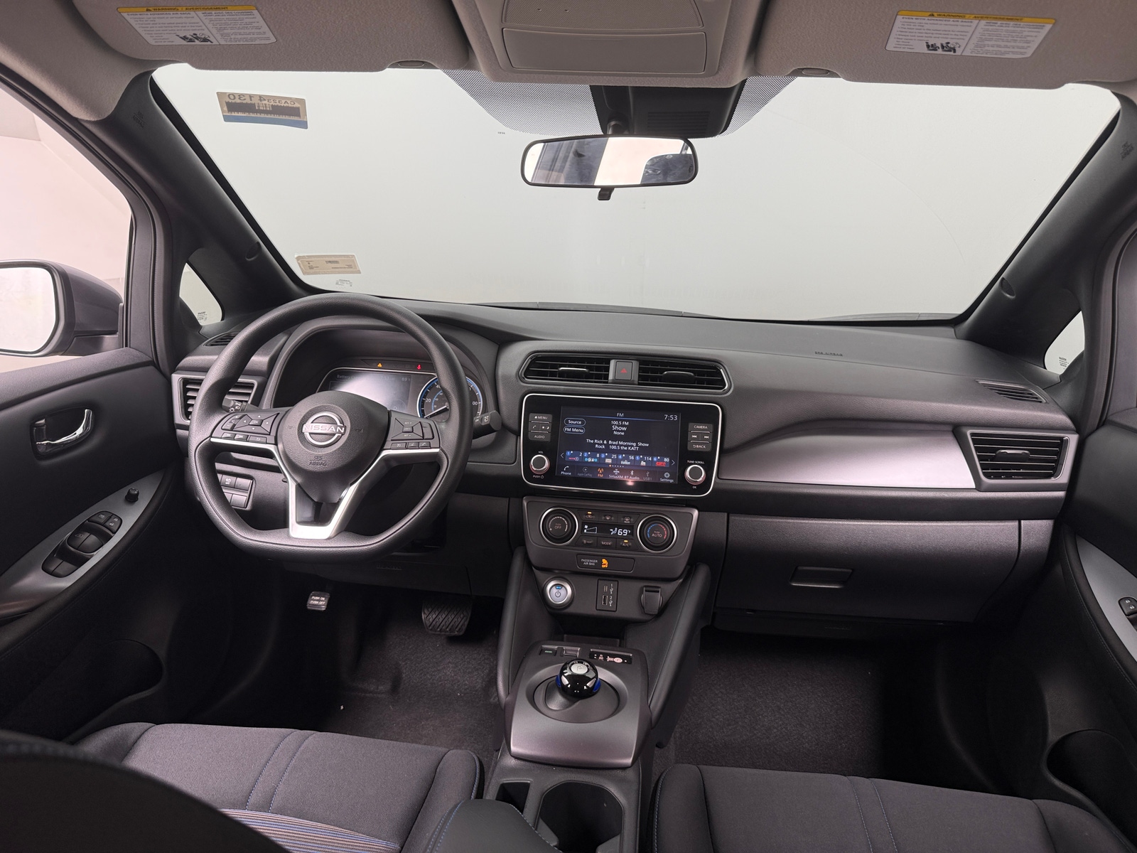 Thumbnail: 2025 Nissan Leaf - 3