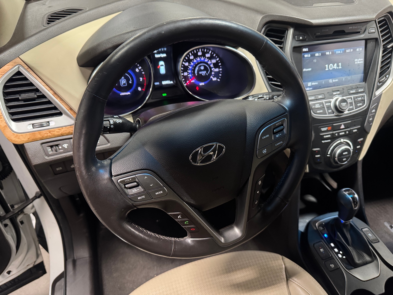 Thumbnail: 2016 Hyundai Santa Fe - 4