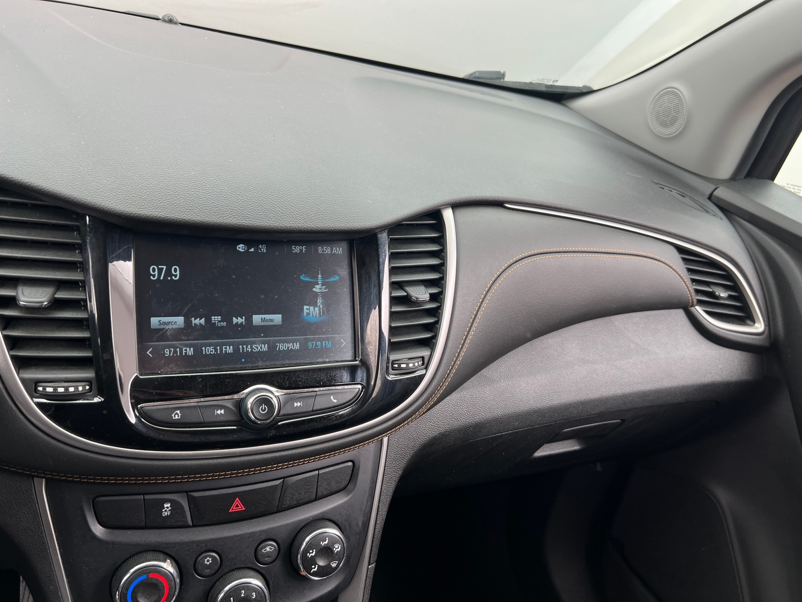 Thumbnail: 2017 Chevrolet Trax - 3