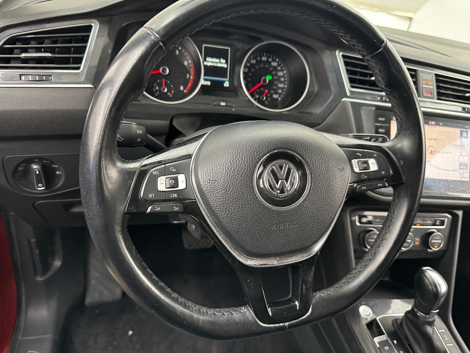 Thumbnail: 2018 Volkswagen Tiguan - 4