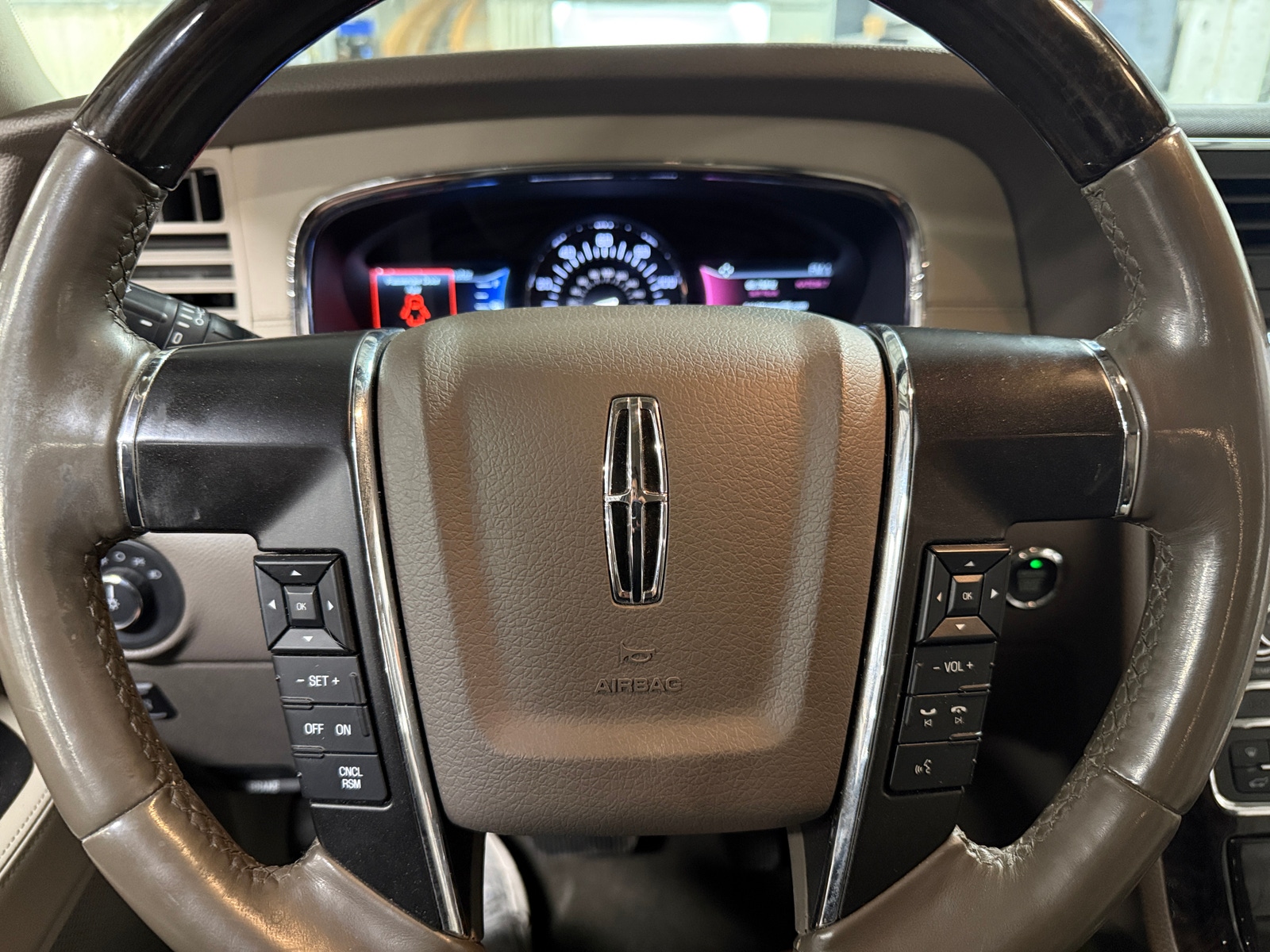 Thumbnail: 2017 Lincoln Navigator - 4