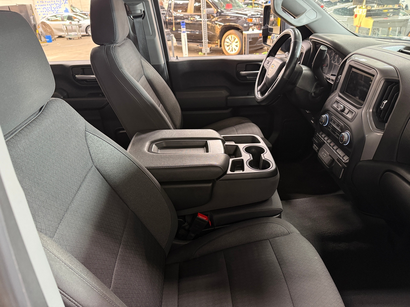 Thumbnail: 2024 Chevrolet Silverado 2500 - 2