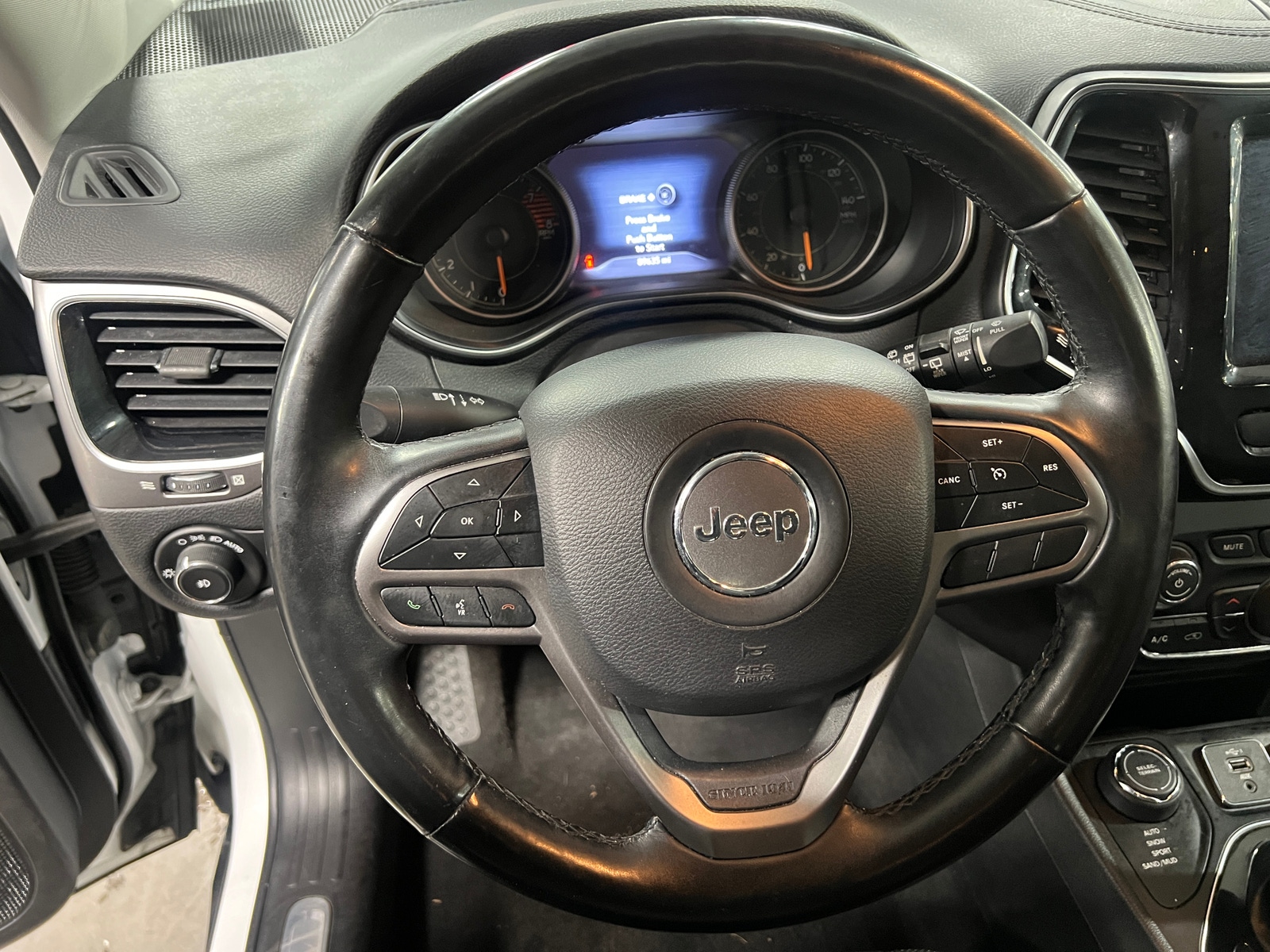 Thumbnail: 2019 Jeep Cherokee - 4