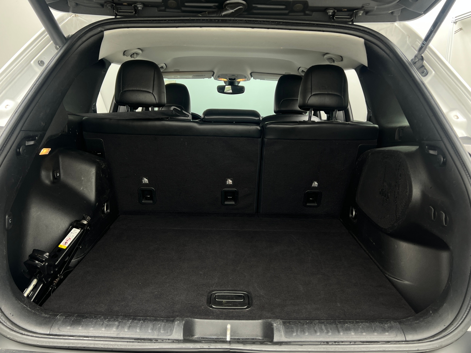 Thumbnail: 2019 Jeep Cherokee - 6