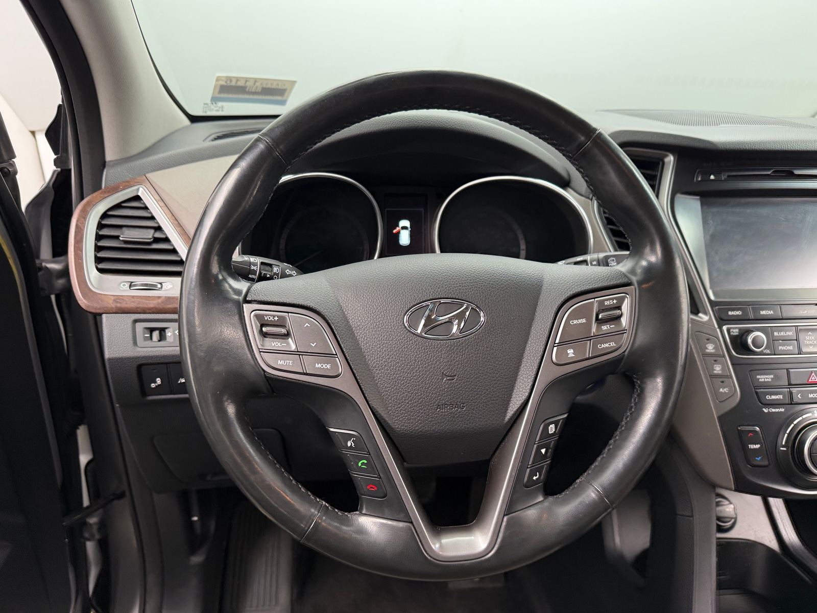 Thumbnail: 2018 Hyundai Santa Fe - 4